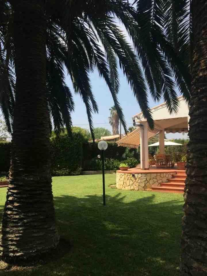 Le Tre Palme Villa Fontane Bianche Buitenkant foto