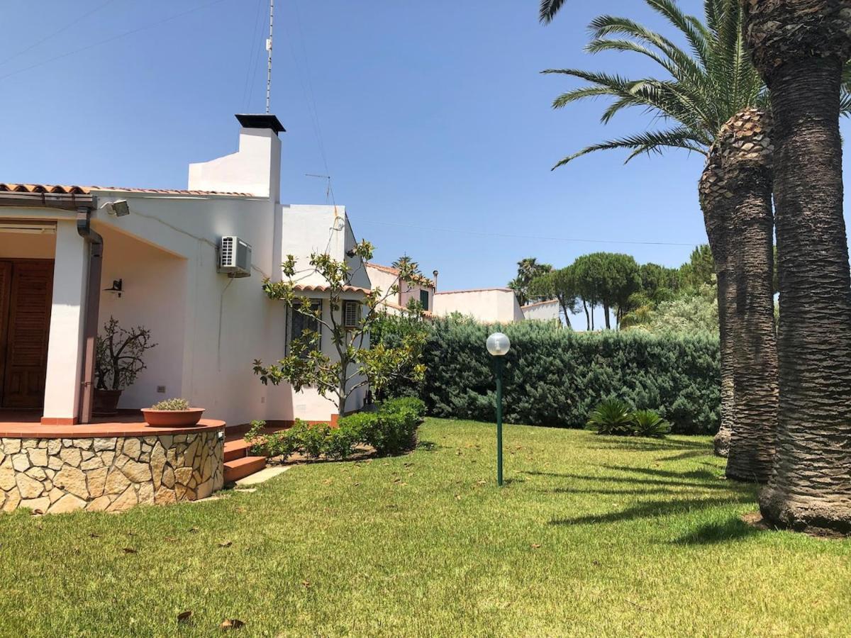 Le Tre Palme Villa Fontane Bianche Buitenkant foto