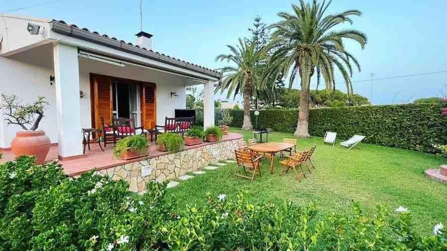 Le Tre Palme Villa Fontane Bianche Buitenkant foto
