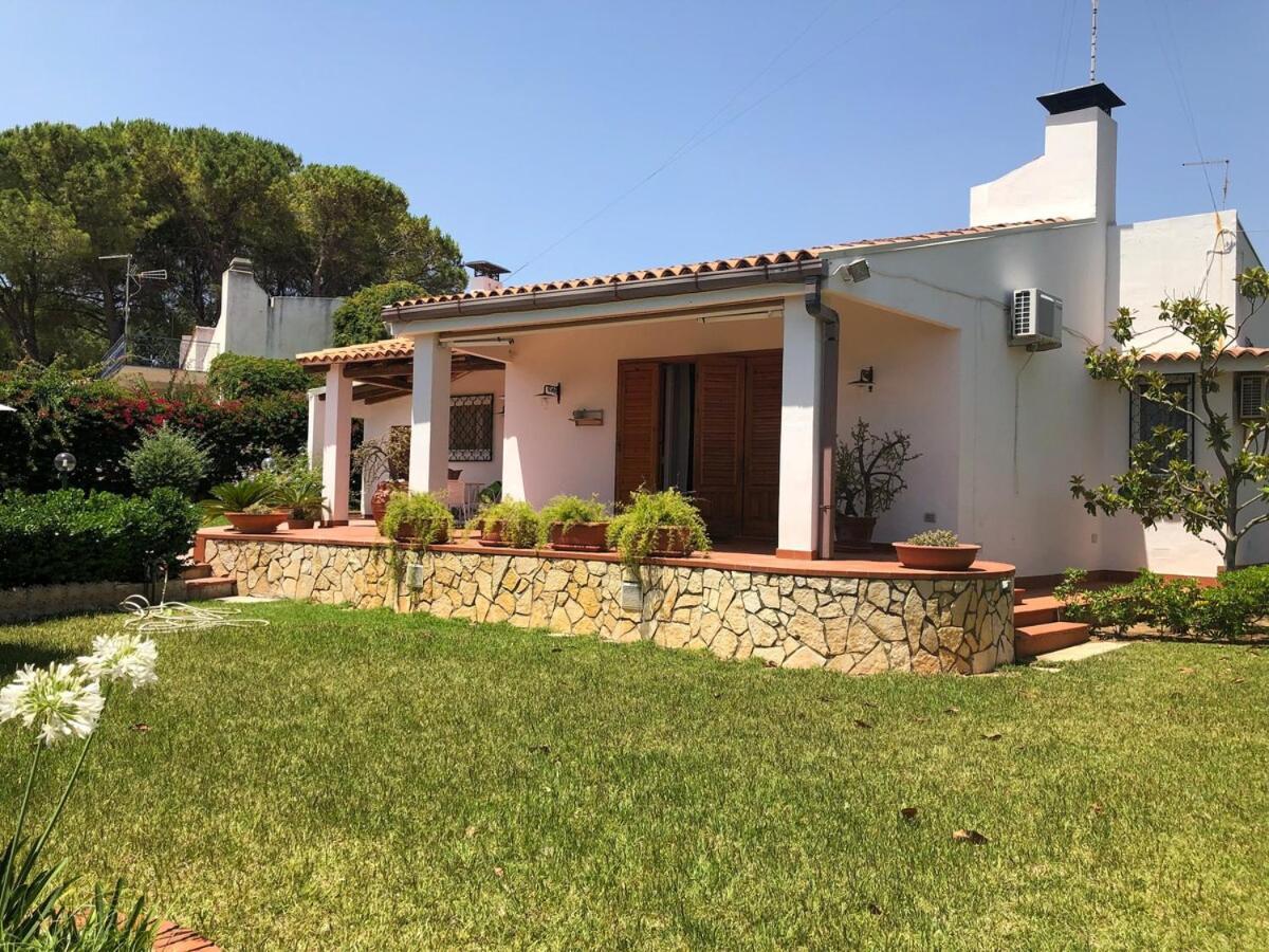 Le Tre Palme Villa Fontane Bianche Buitenkant foto